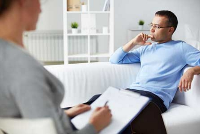 به کدام یک مراجعه کنیم؟ روانشناس، روانپزشک یا مشاور؟