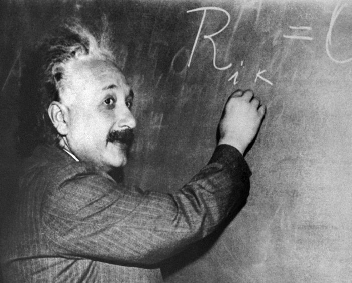 8 نکته بجامانده در مورد انشتین