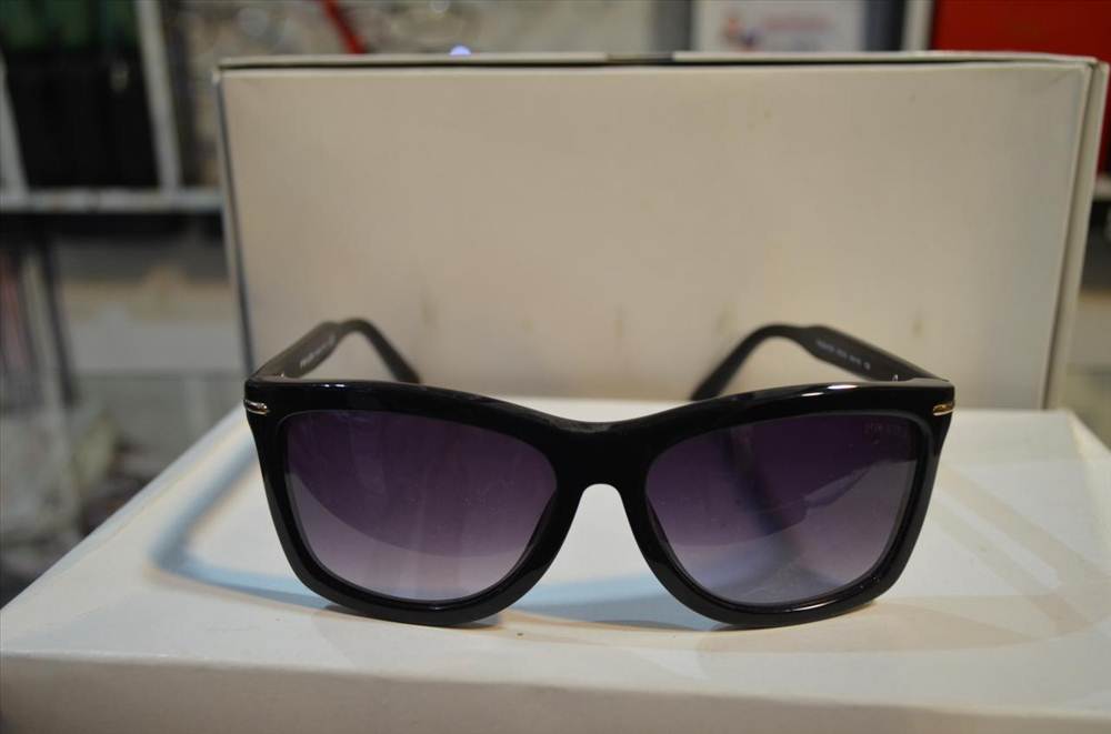 عینک آفتابی پرادا (Prada)