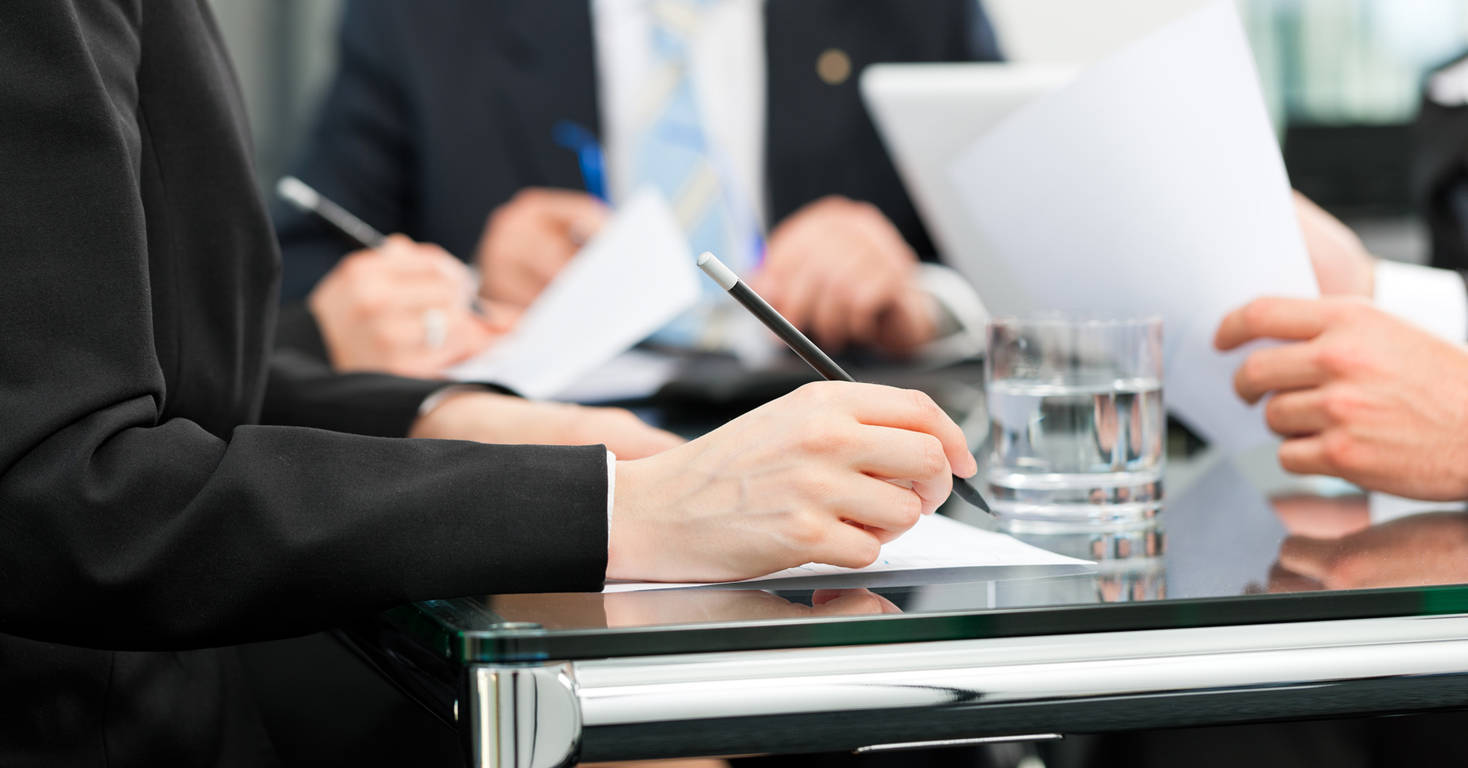 وکیل پایه یک دادگستری یونس شریعت نیا